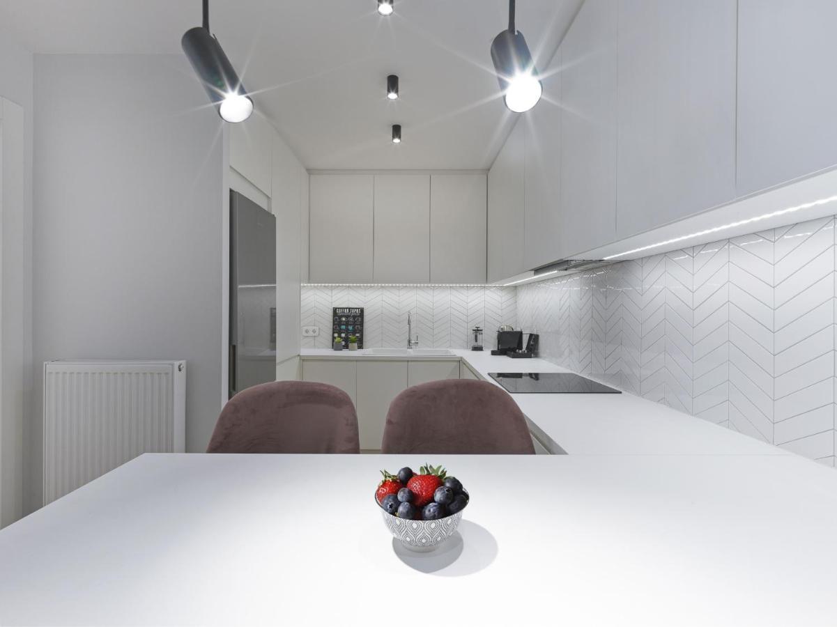Fresh, New & Ready For You! Rnvtd Apt In Koukaki! Atenas Exterior foto