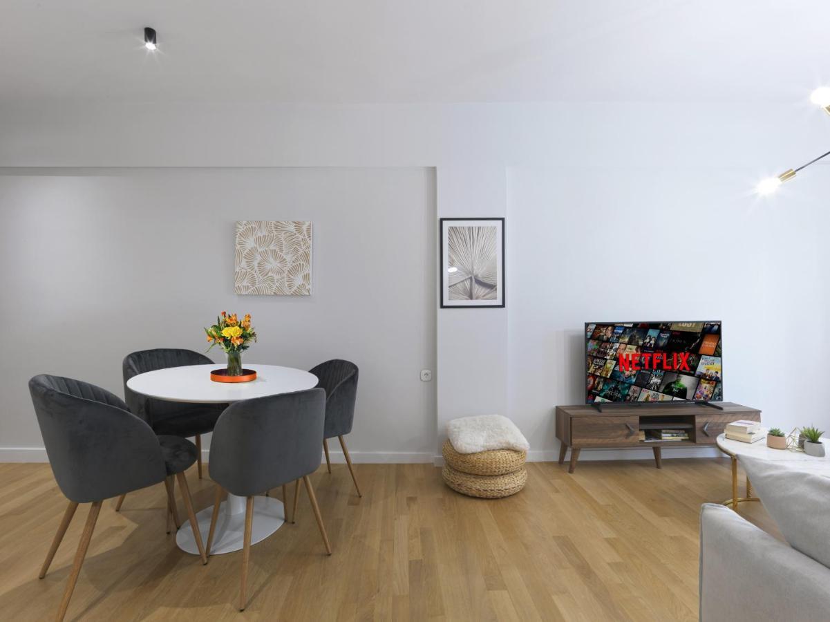 Fresh, New & Ready For You! Rnvtd Apt In Koukaki! Atenas Exterior foto